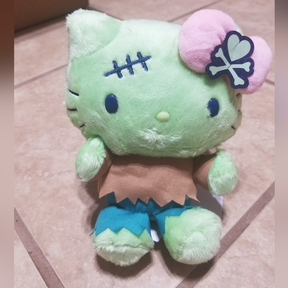 Tokidoki x Hello Kitty Halloween Zombie Bean Bag 6 Inch Plush - Picture 1 of 3